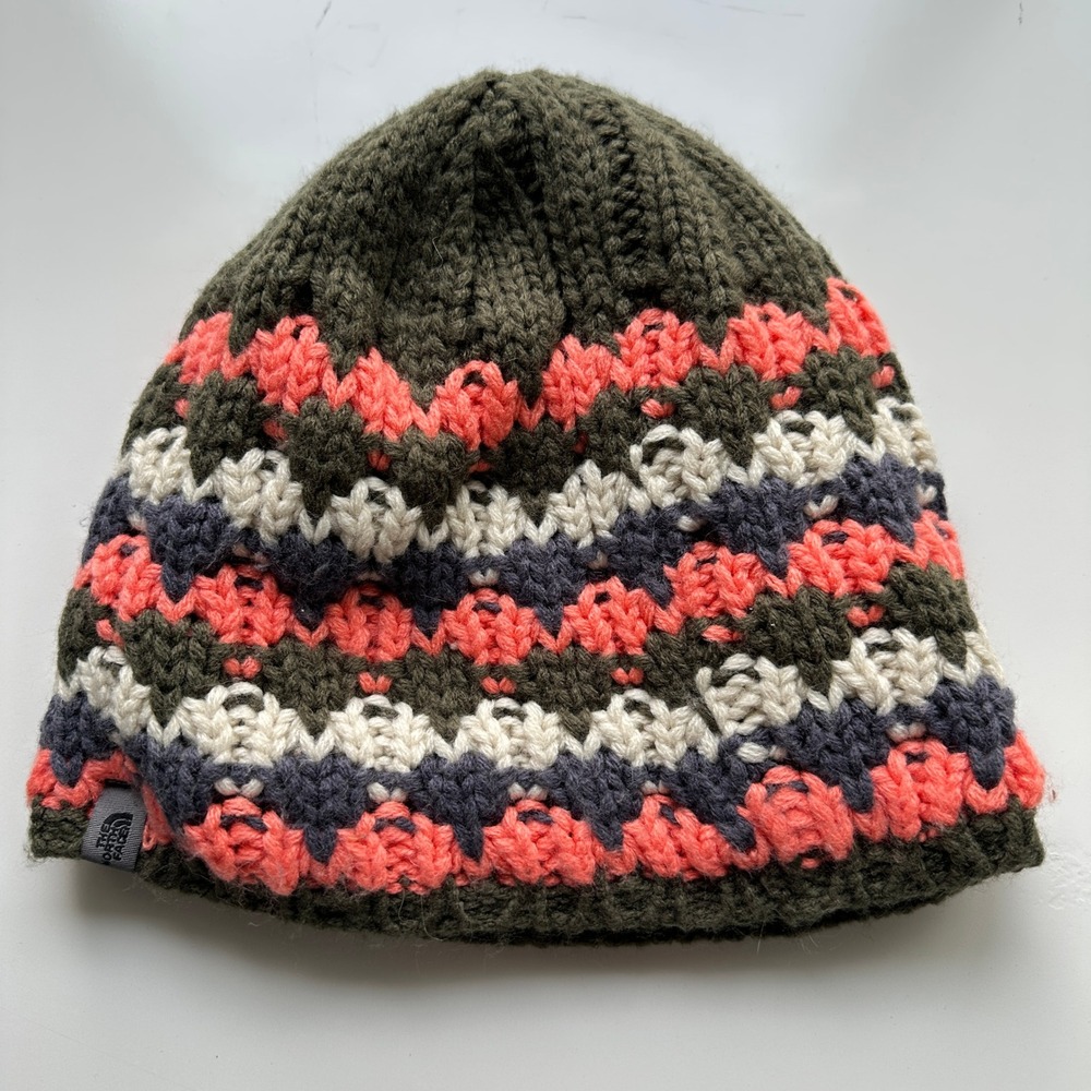 The North Face One Size Embroidered Beanie Hat Outdoor Cozy‎ Winter Fashion
